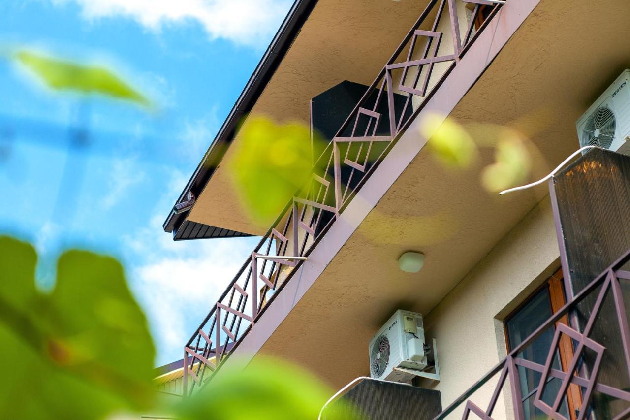 Отель Taminik Gagra Exterior foto